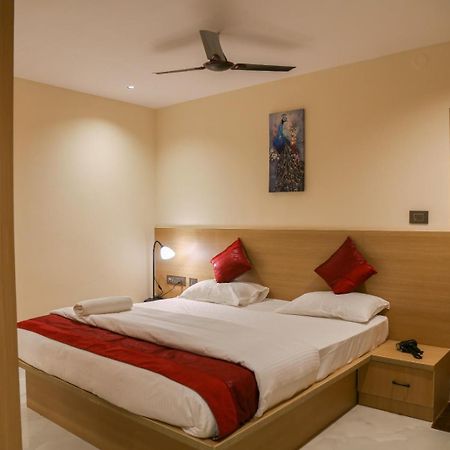 Lumis Studio Apartment Hyderabad Esterno foto